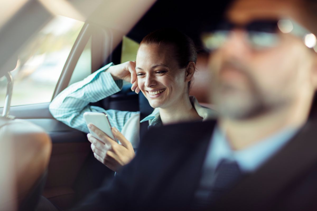 Self Drive vs Chauffeur Driven Cars in Hyderabad – What’s Best for You?